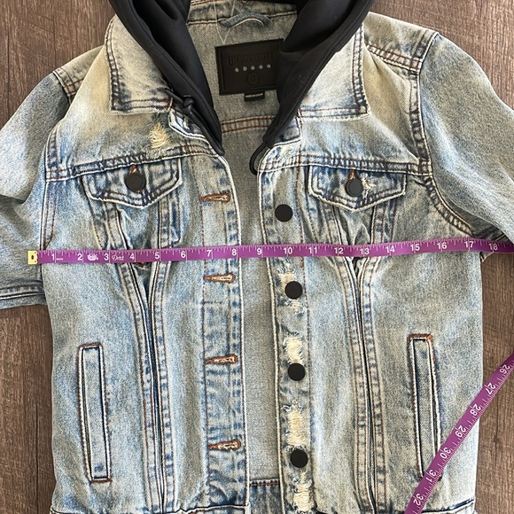 Like New - Blank NYC denim jacket with hood in Encounter, size small - Picture 7 of 14